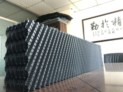 薄如紙的PVC填料居然能站65KG重量的人！